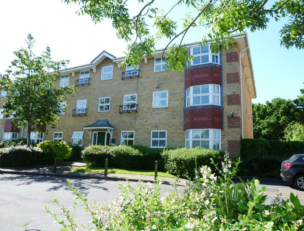 1 bed flat for sale in The Rowans, Wayletts, SS9 